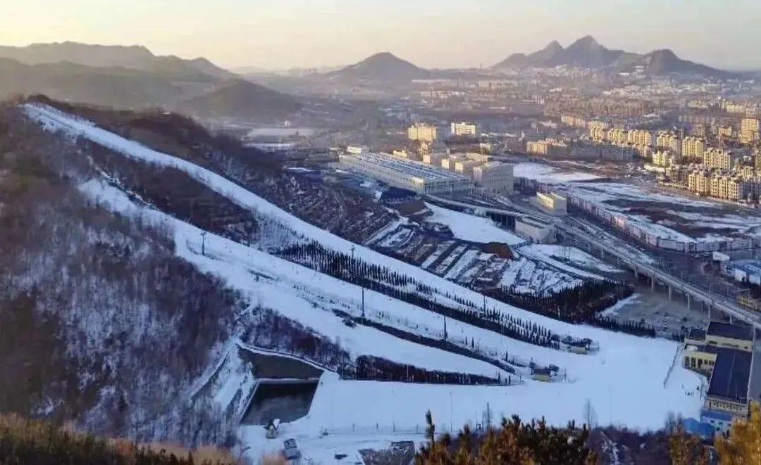 qq飞车赛道冰雪小镇的歌名是什么（品读山海 魅力大连｜玩转冰雪季！大连这些玩雪胜地，带你快乐加倍）-第7张图片-拓城游