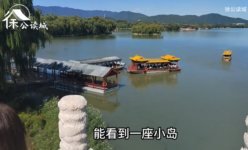 在肇庆河源湖心岛游玩赏景的攻略是什么？（北京“湖心岛”太热闹，海军演习地旁供奉龙王，岛边山下人流如织）-第6张图片-拓城游