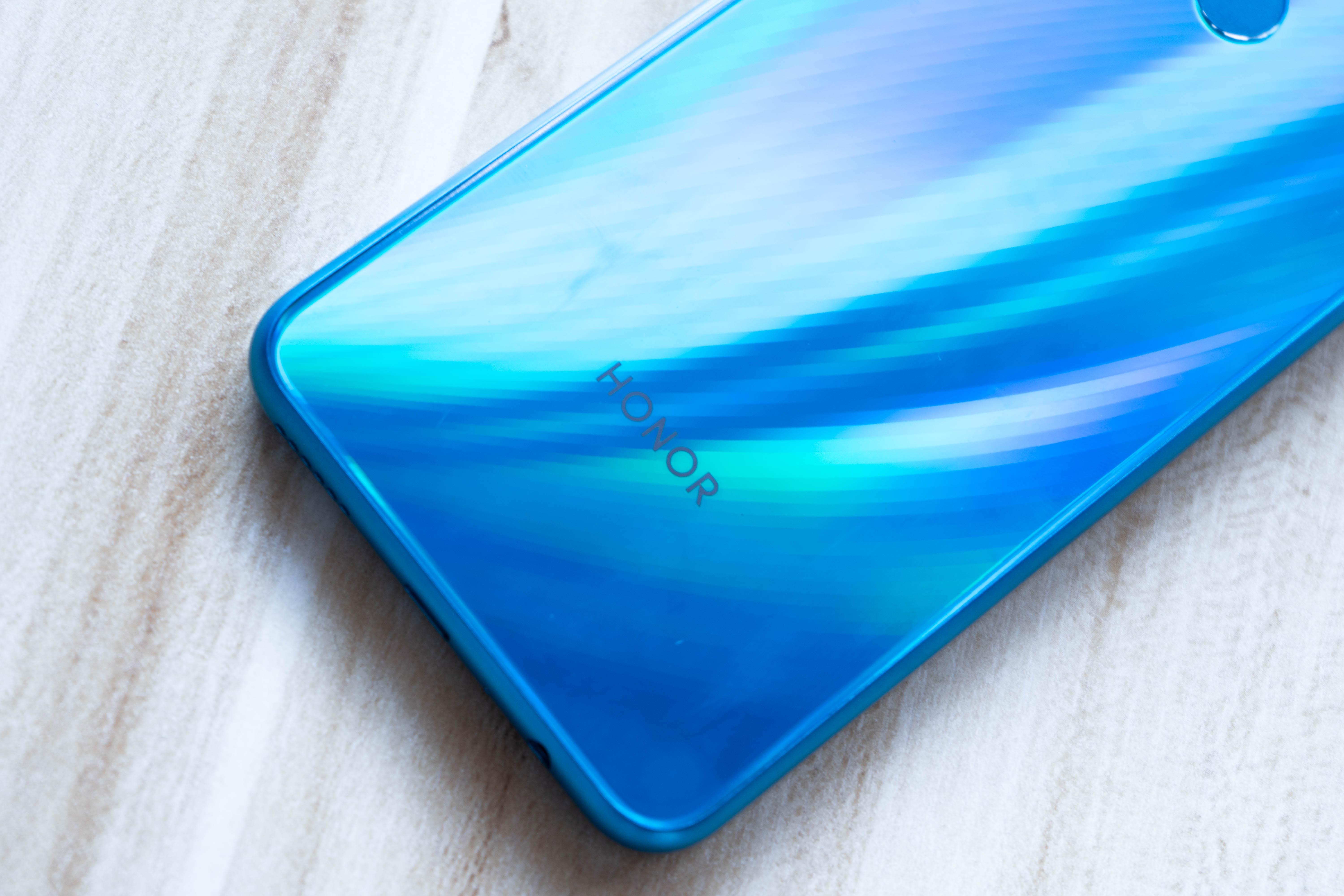 honor9a是什么手机（荣耀9A首发开箱 |堪比充电宝的5000毫安的续航怪兽！）-第11张图片-拓城游